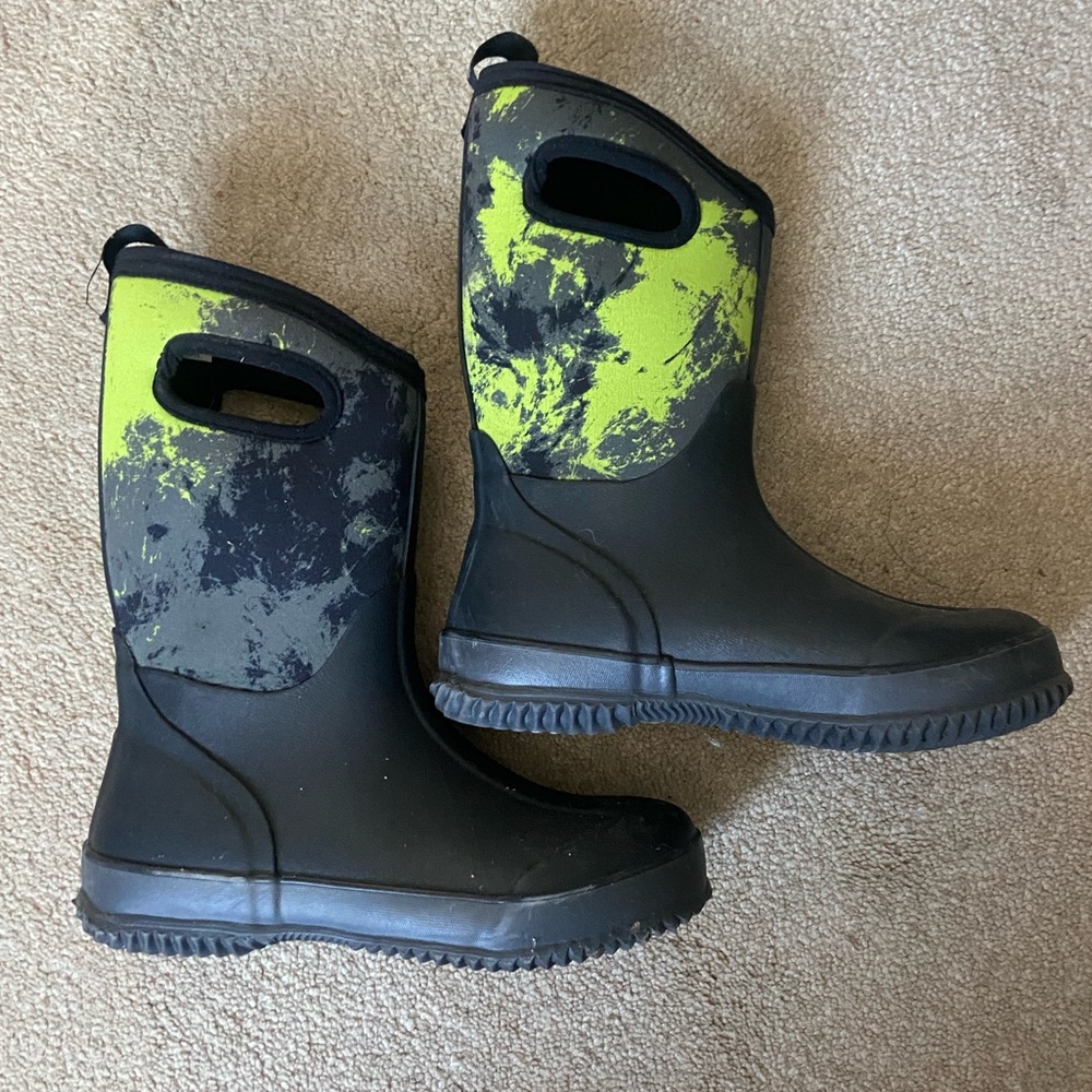 DSG winter snow boots, big kids size 4, green/grey/black